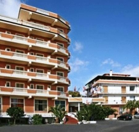 Hotel Casa Del Gourmet Siderno Bagian luar foto