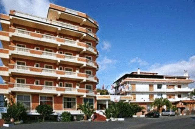 Hotel Casa Del Gourmet Siderno Bagian luar foto
